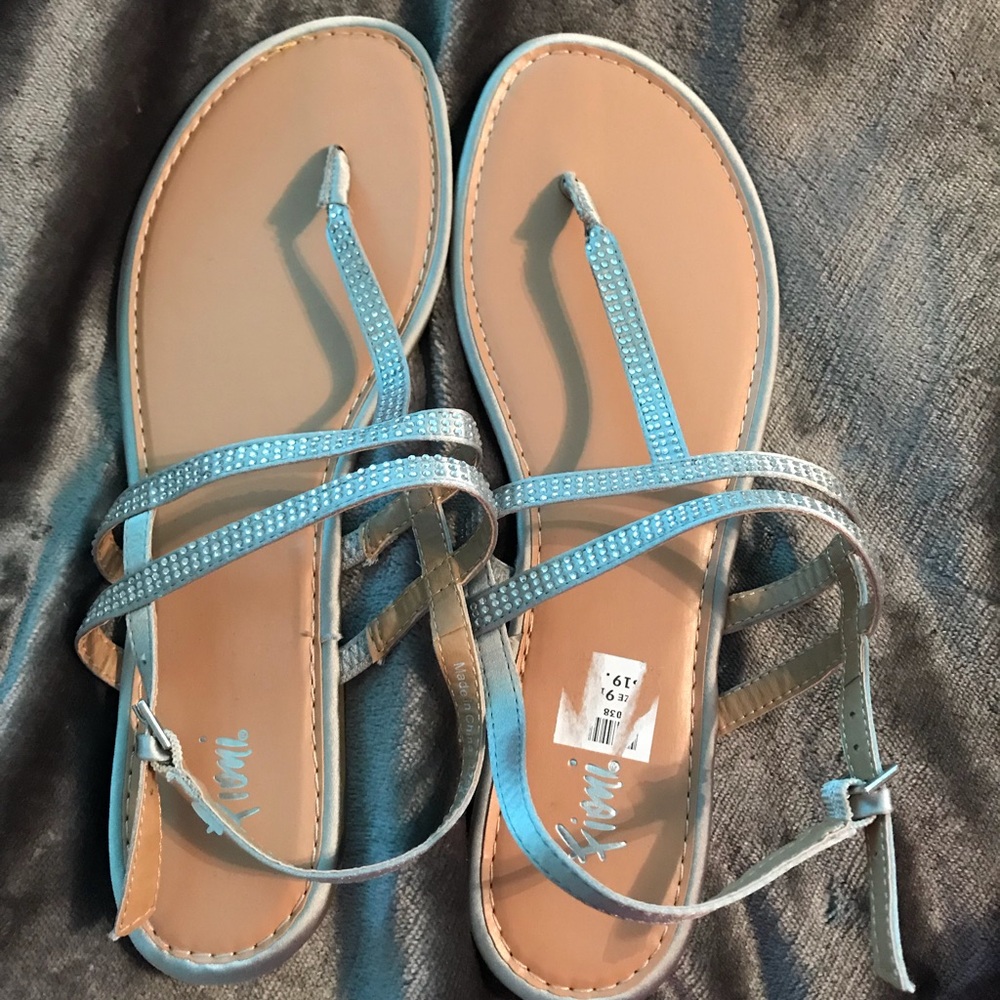 Silver sandals ! Size 9.5